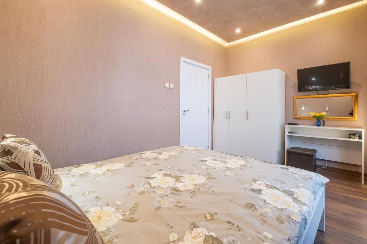 Feel - One Bedroom Next To Russian Square * Sofia